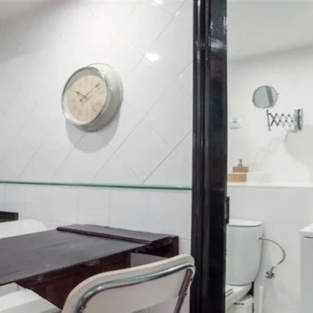 Cool Tailor Made Studio Apartment *