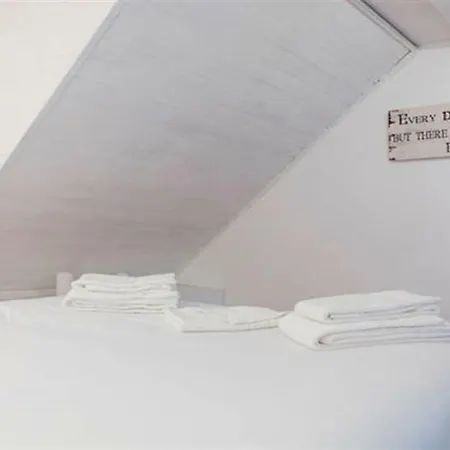 Cool Tailor Made Studio Apartment *
